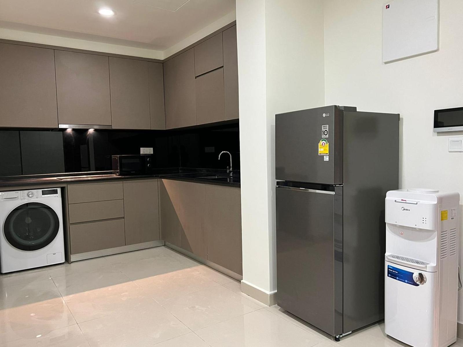 Impian II - The Peak Residence Phnom Penh Extérieur photo