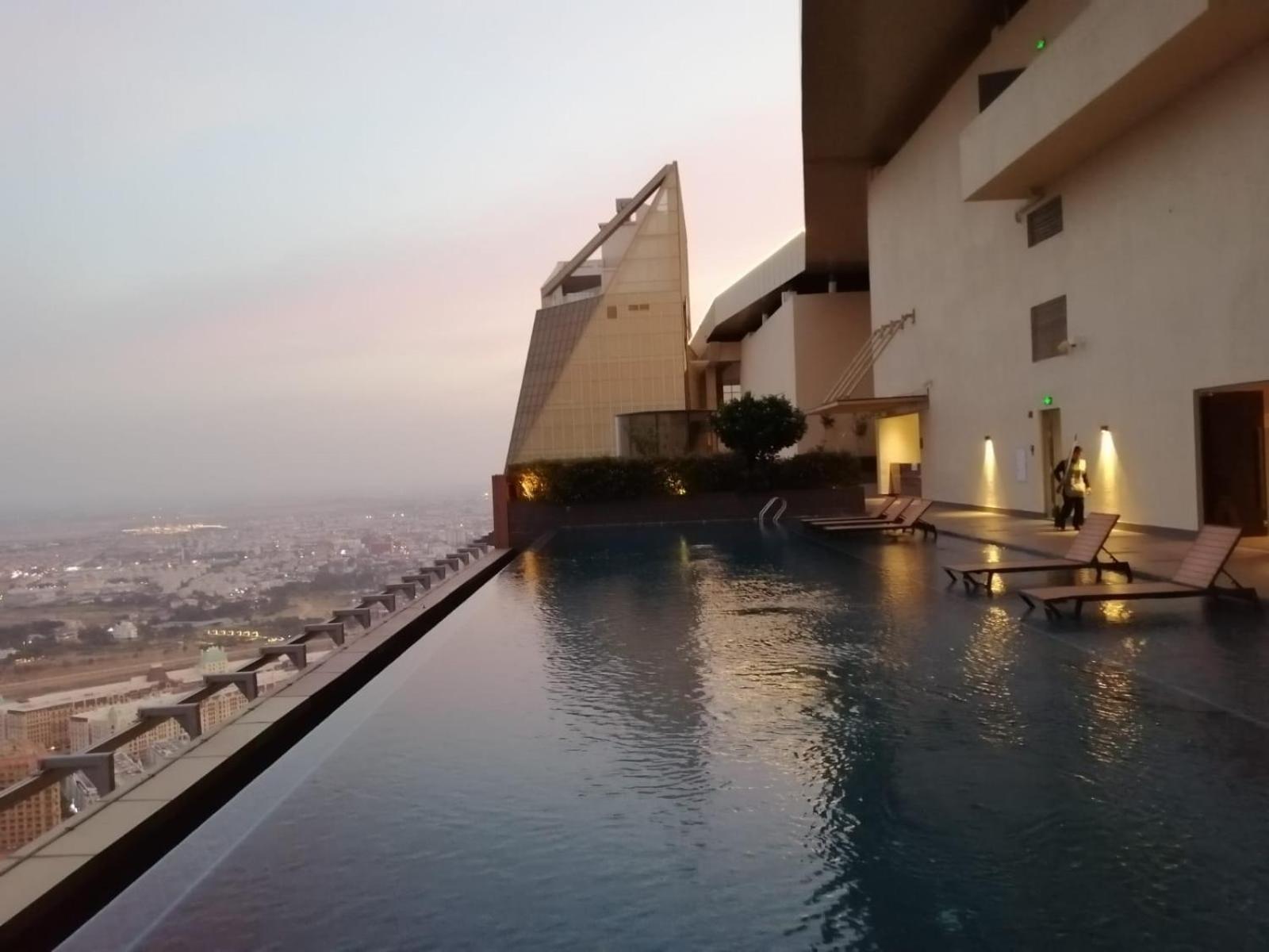 Impian II - The Peak Residence Phnom Penh Extérieur photo